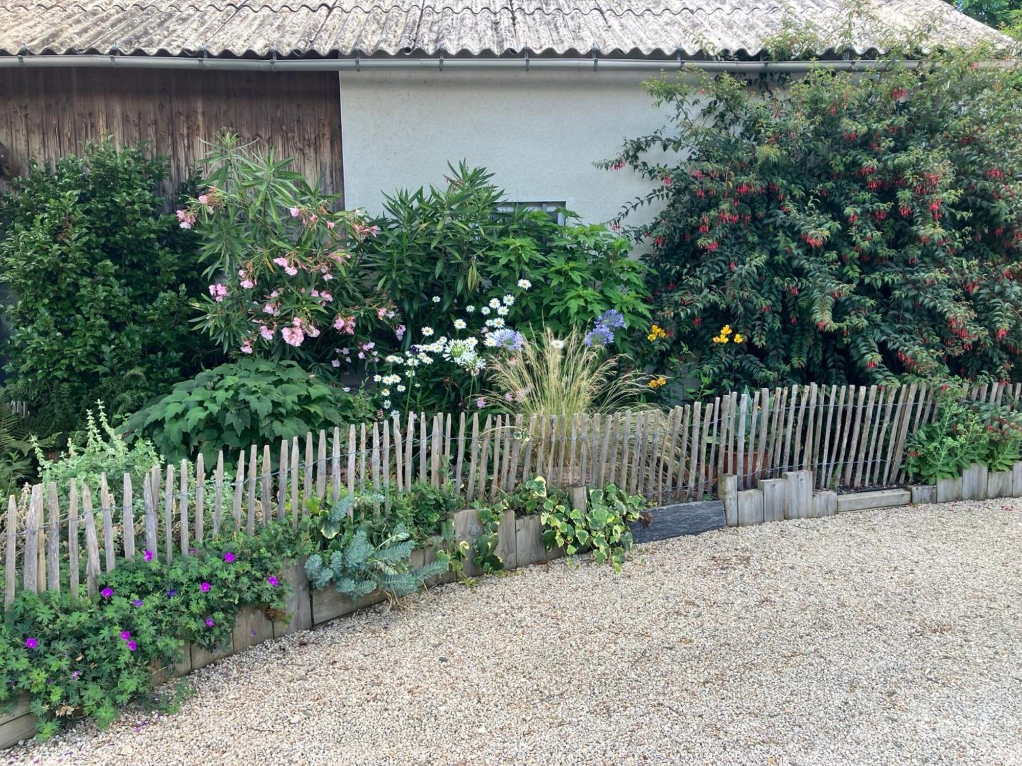 Chambre Chez Armelle Avoine Exterior foto